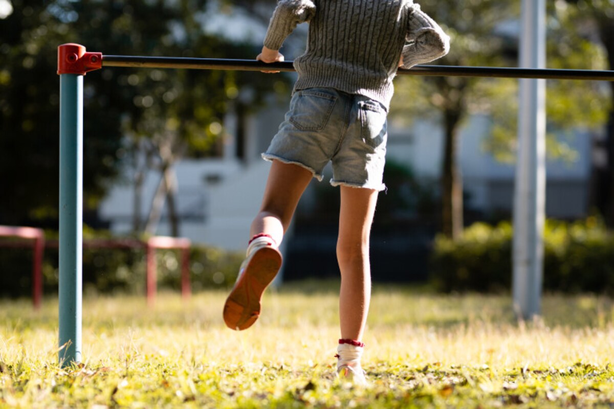 「よその子は逆上がりができるのに……」などと周りの子と比べて一喜一憂することはないでしょうか