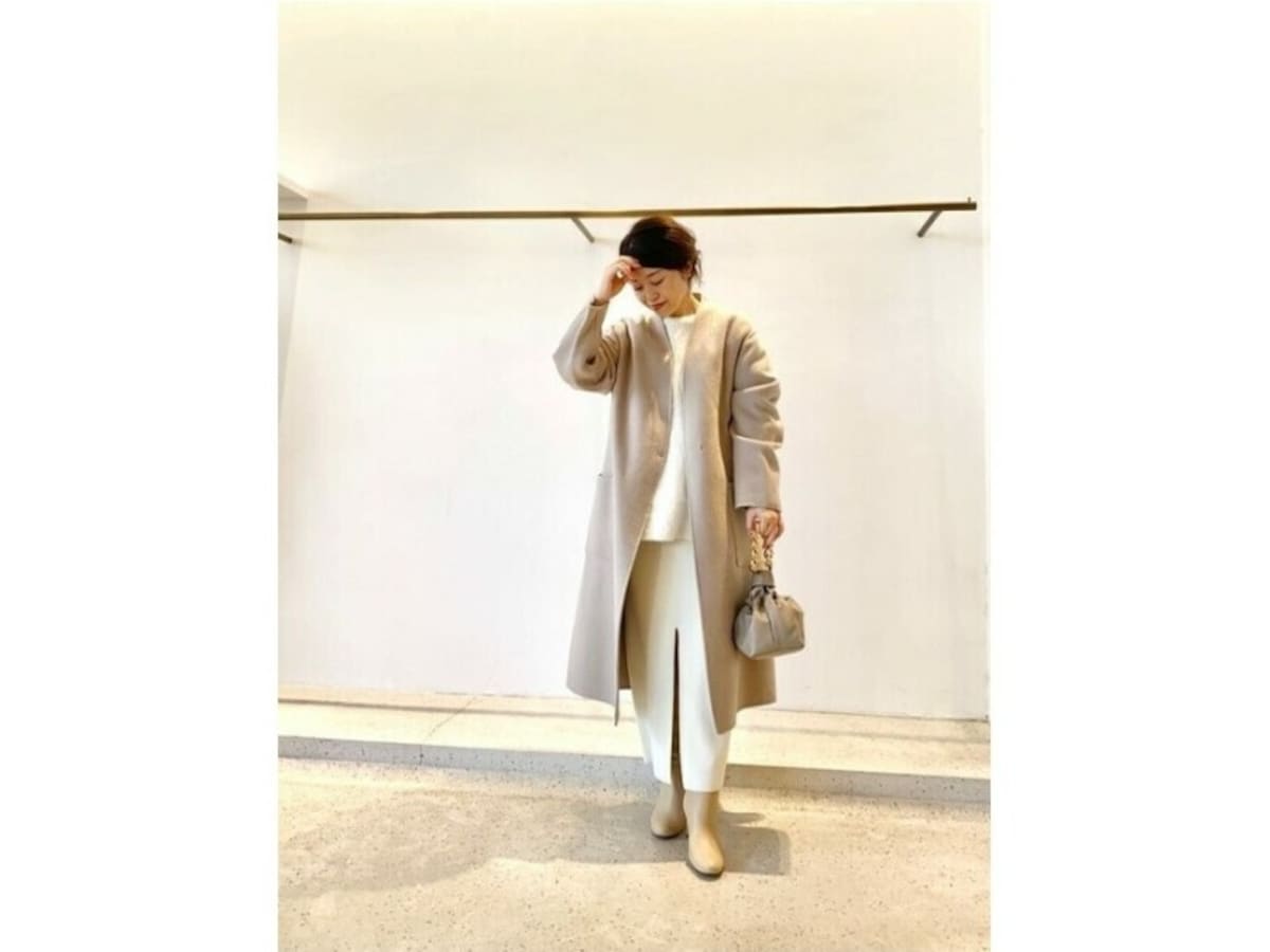 【OKコーデ】　膨張色を使ったコーデはきれいめなシルエットに　出典：WEAR
