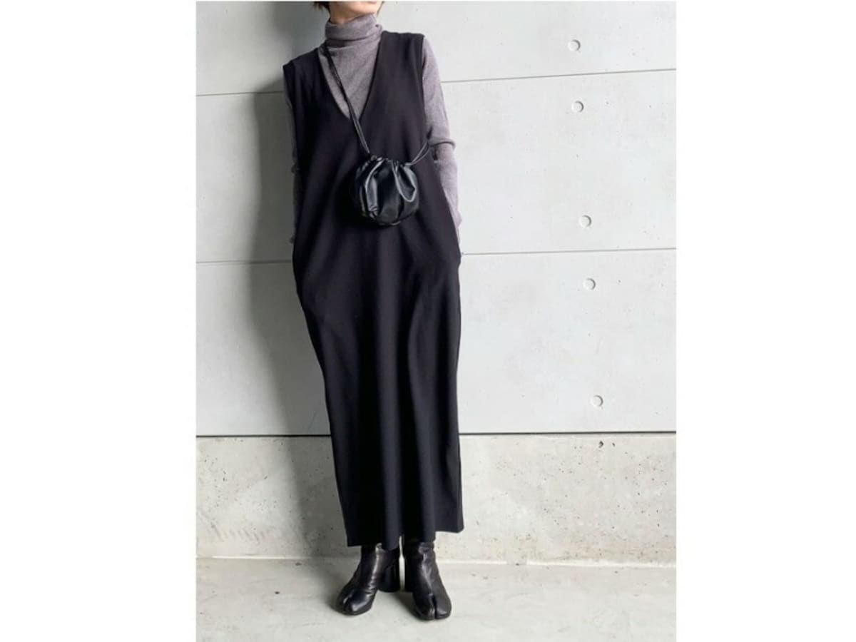 【OKコーデ】ダークカラーのみのコーデは2色程度に留めるとおしゃれ見えします　出典：WEAR