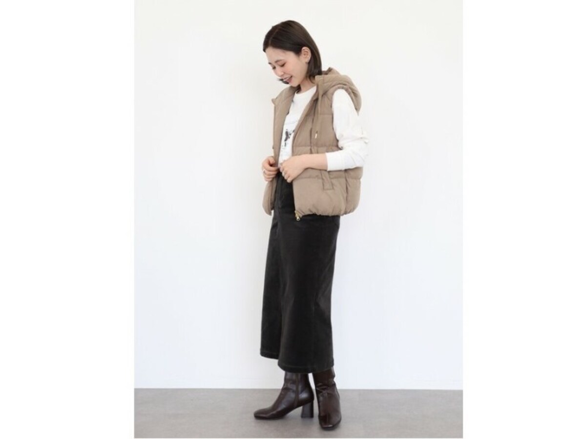 【OKコーデ】今年のダウンベストコーデは、サイズ感で遊んだり、女性らしさもプラスして　出典：WEAR