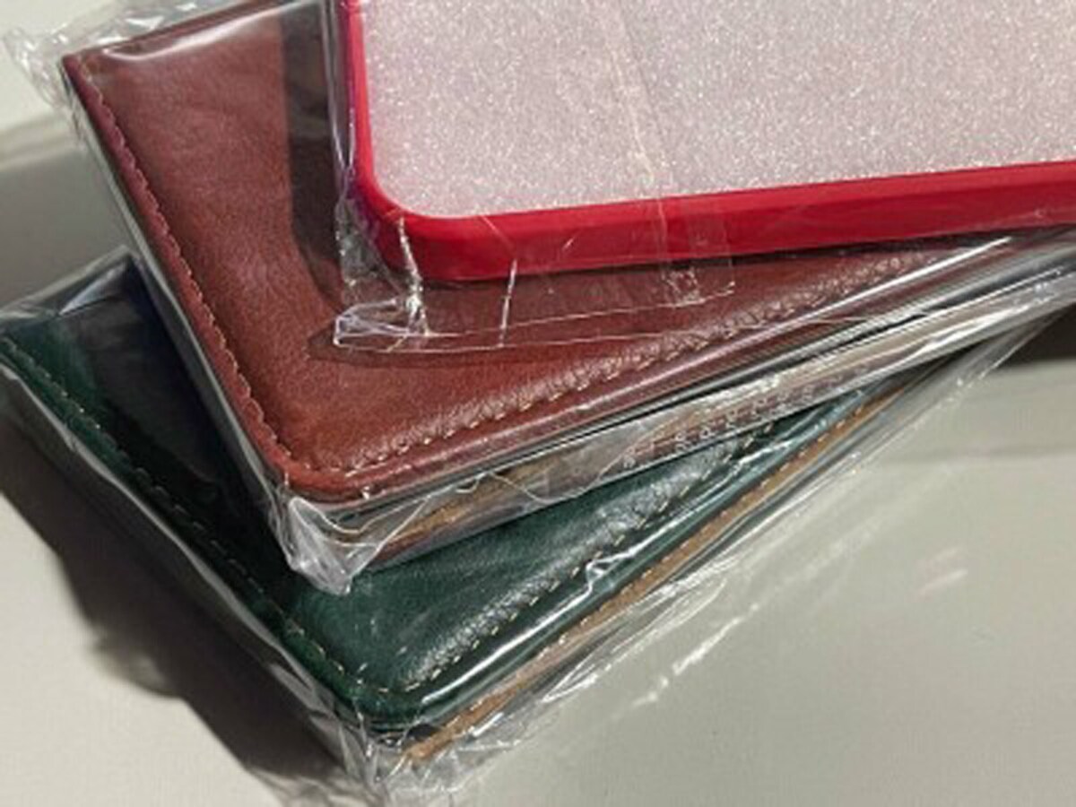 数百円のスマートフォンケース
