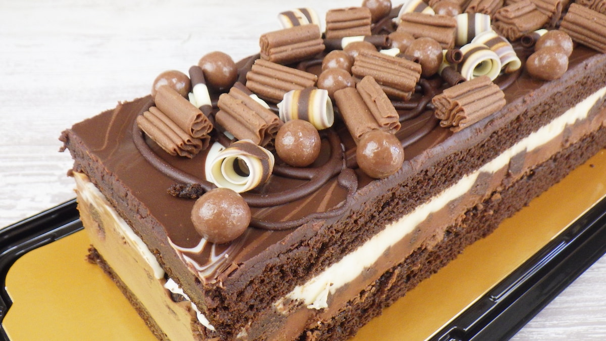 コストコ「タキシードケーキ2021」