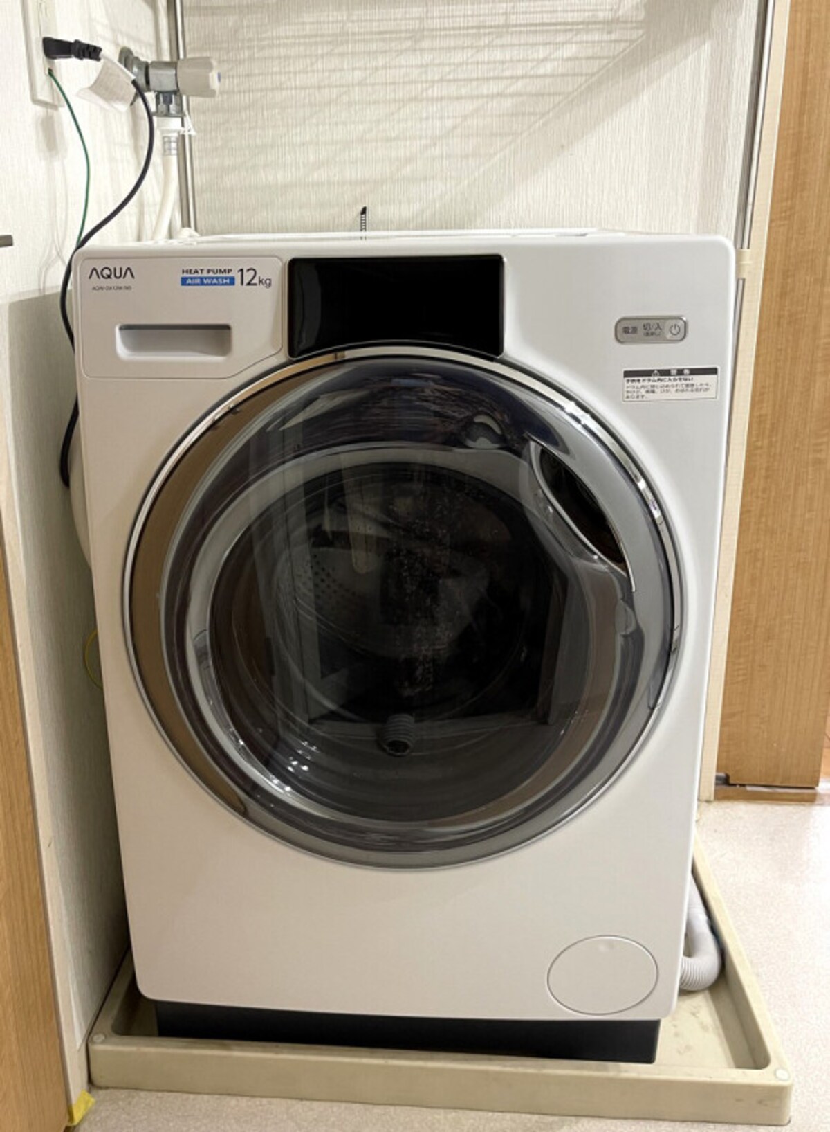 アクア ドラム式洗濯乾燥機「まっ直ぐドラム」AQW-DX12M。洗濯容量12kg、乾燥容量6kg