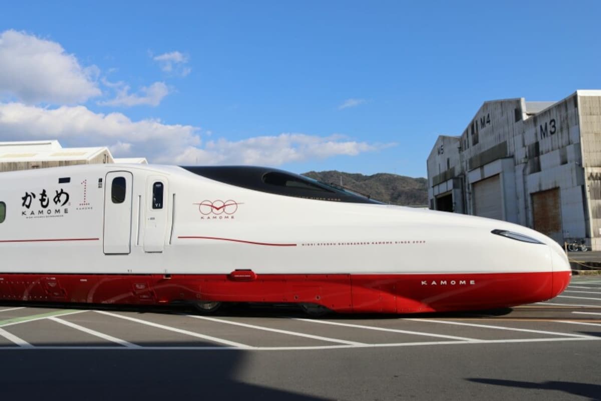 真横から見た先頭部