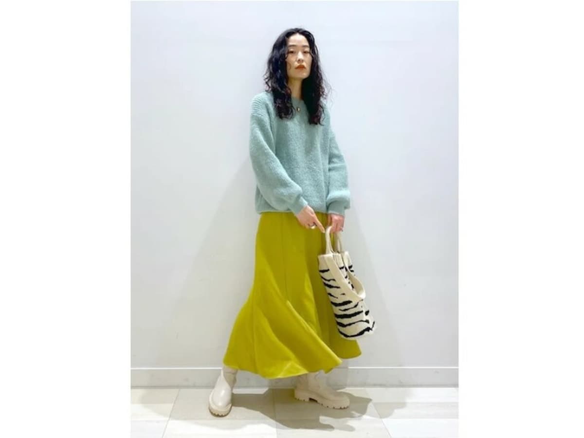 きれい色同士のミックスコーデを楽しむおしゃれ上級者も　出典：WEAR