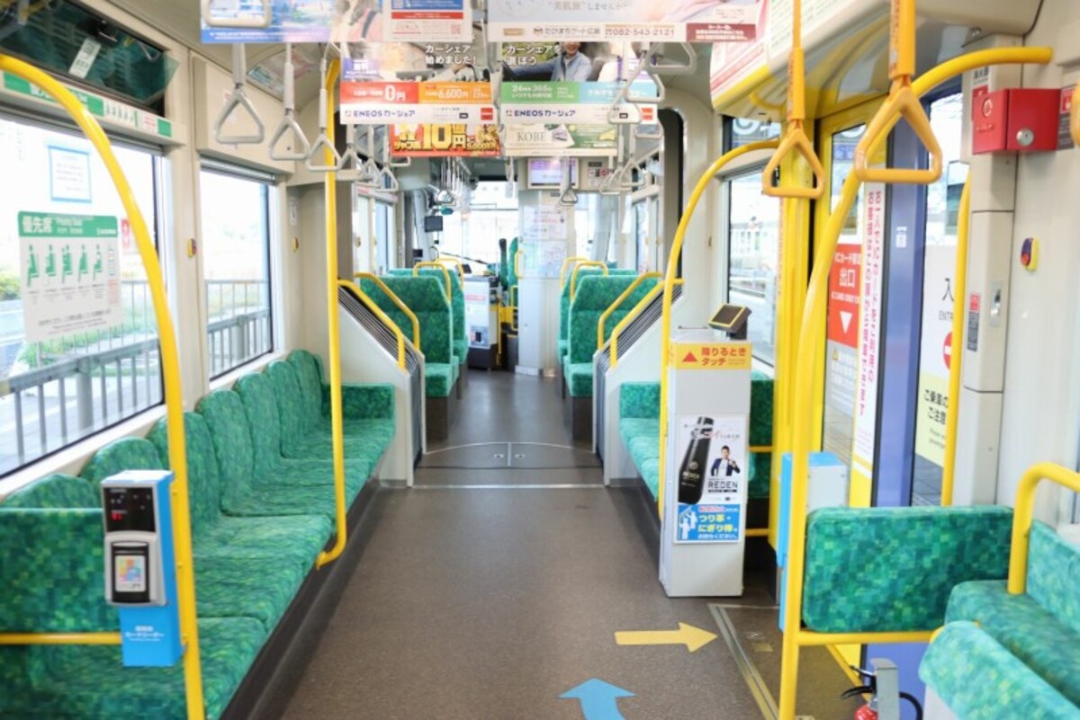 Green mover LEXの車内