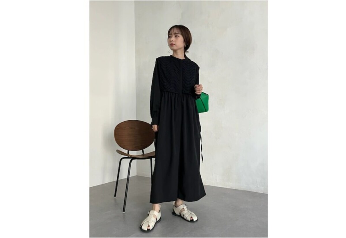 元気が出そうなビビッドカラーのバッグはこの春も人気に　出典：WEAR