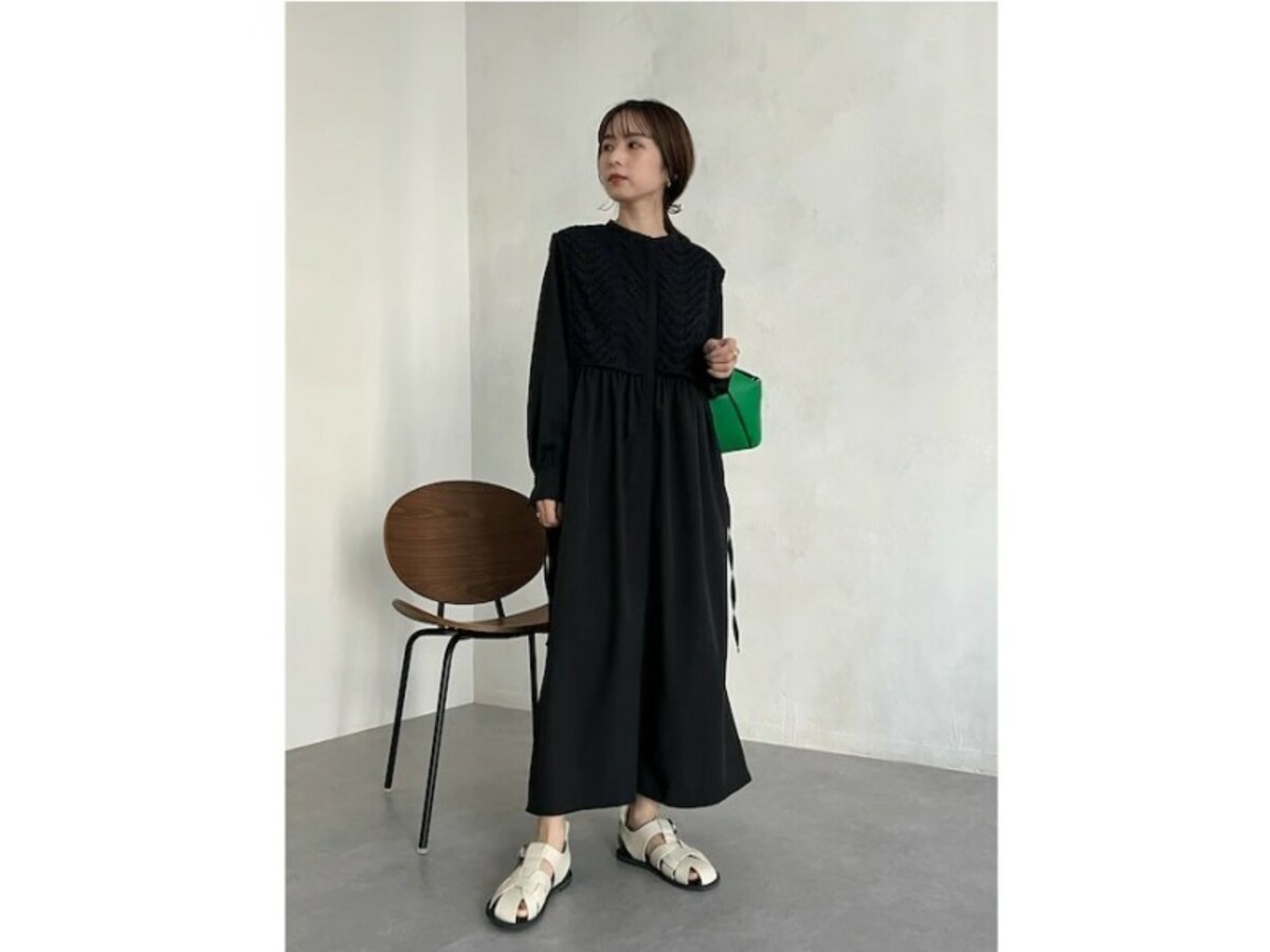 元気が出そうなビビッドカラーのバッグはこの春も人気に　出典：WEAR