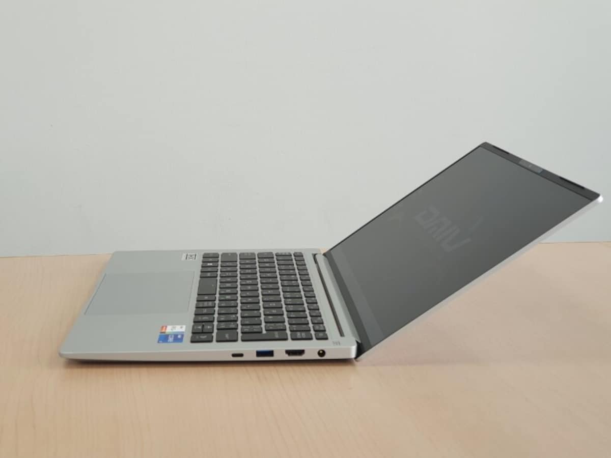 本体は薄型