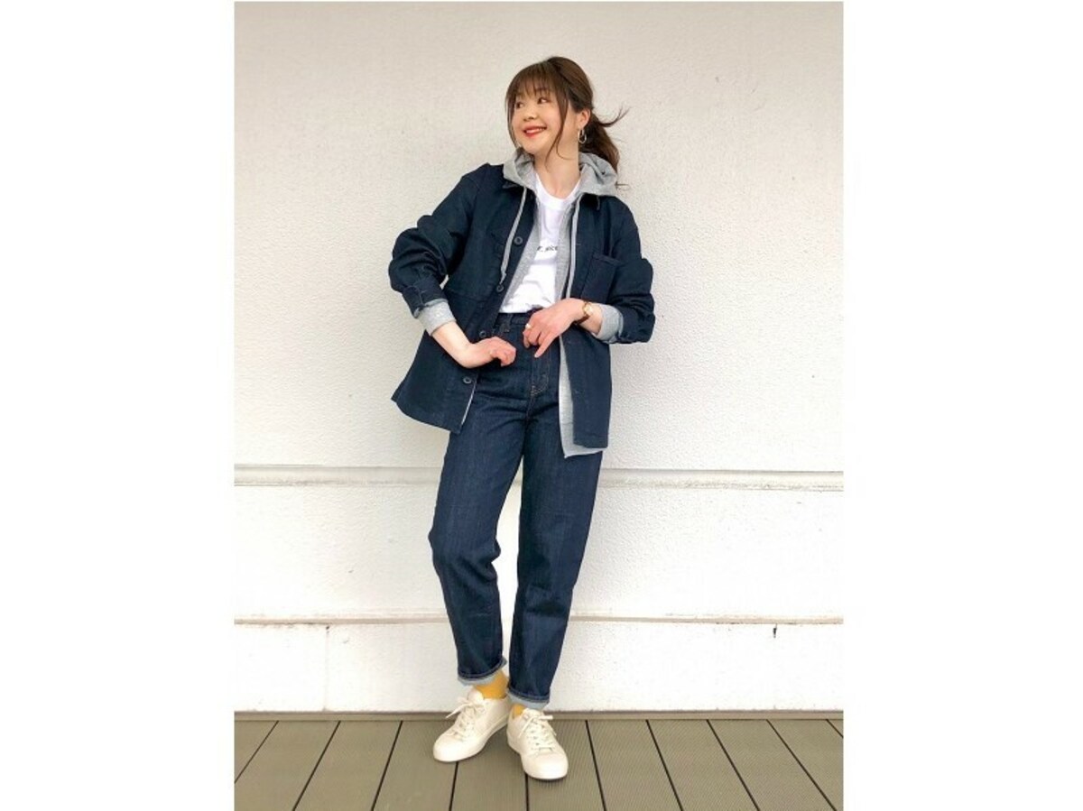 あか抜けて見えるシルエットが嬉しい　出典：StyleHint