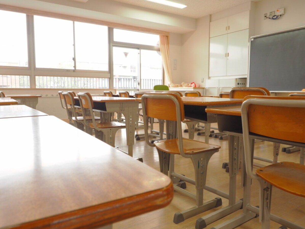 自称進学校とは、地方の公立高校に多い「是が非でも国公立大学」という半ば洗脳に近い進路指導がなされている地域のトップ校