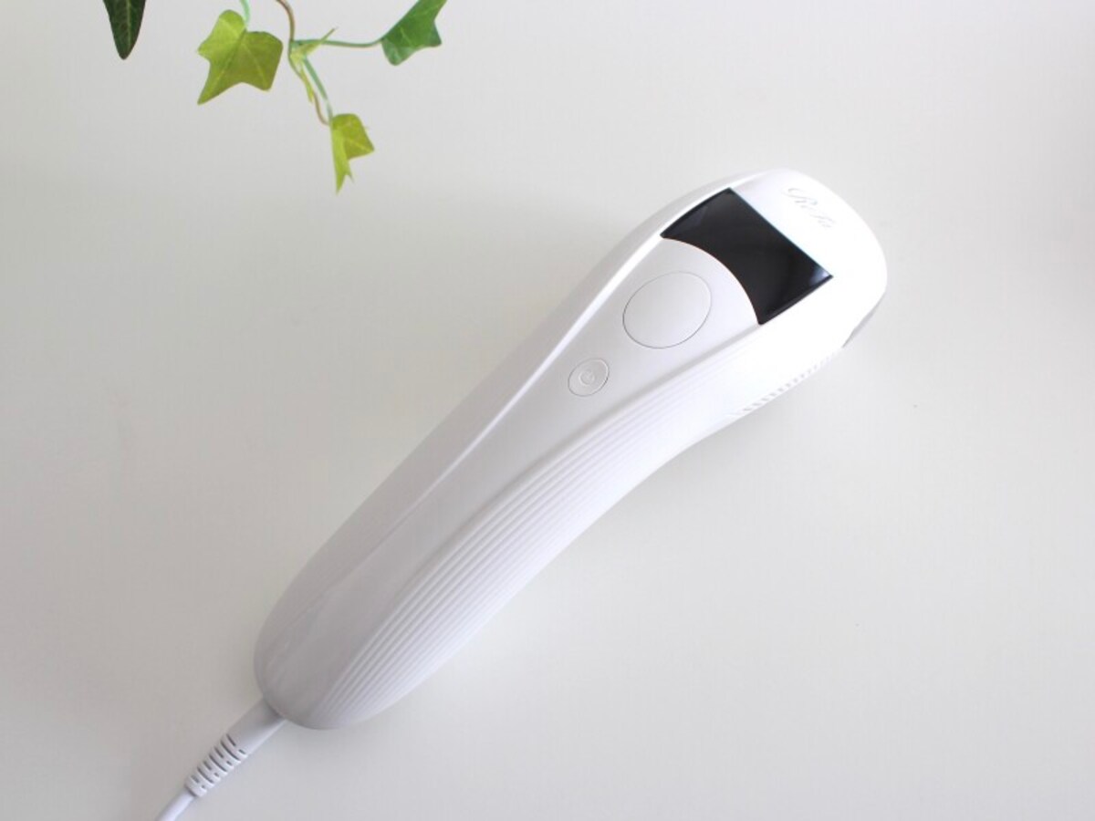 すっきりしたデザインの「ReFa BEAUTECH EPI」（税込30,000円）