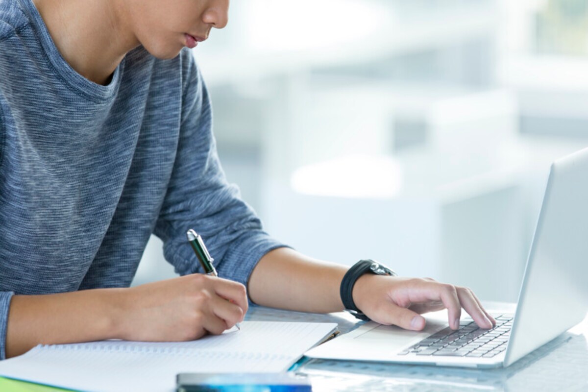単なる自学自習とは異なり、自分のペースで勉強する内容とやり方を決める「自立型学習」