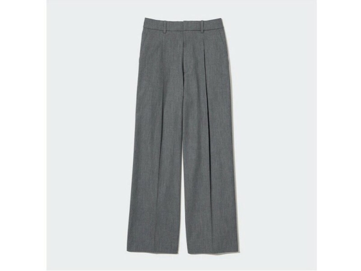 ユニクロ　タックワイドパンツ　3990円（税込）