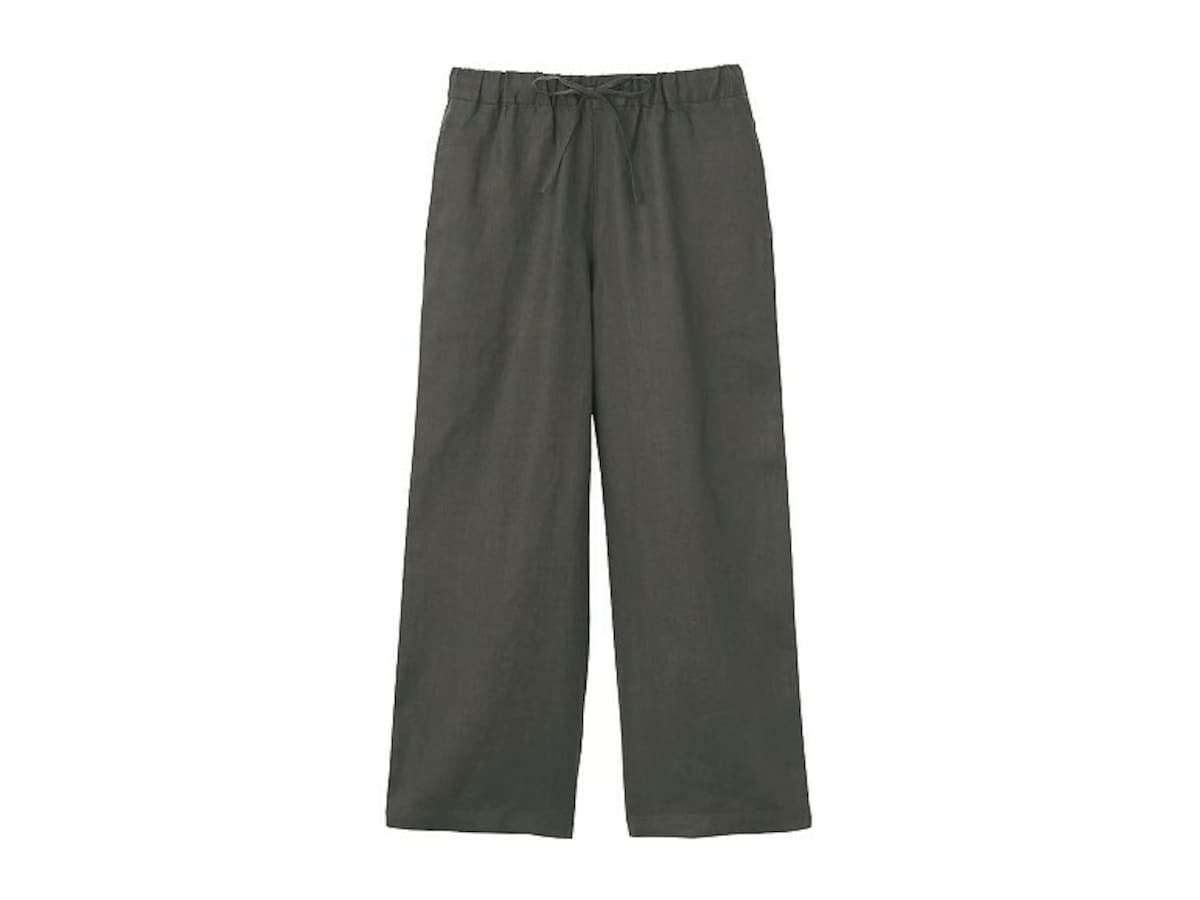 無印良品　フレンチリネンストレートパンツ　3990円（税込）