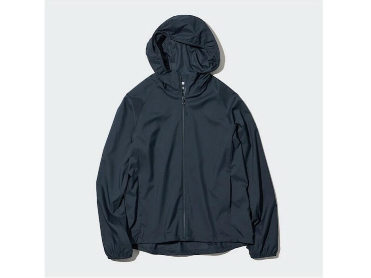 ユニクロ ポケッタブルUVカットパーカ 2990円(税込)