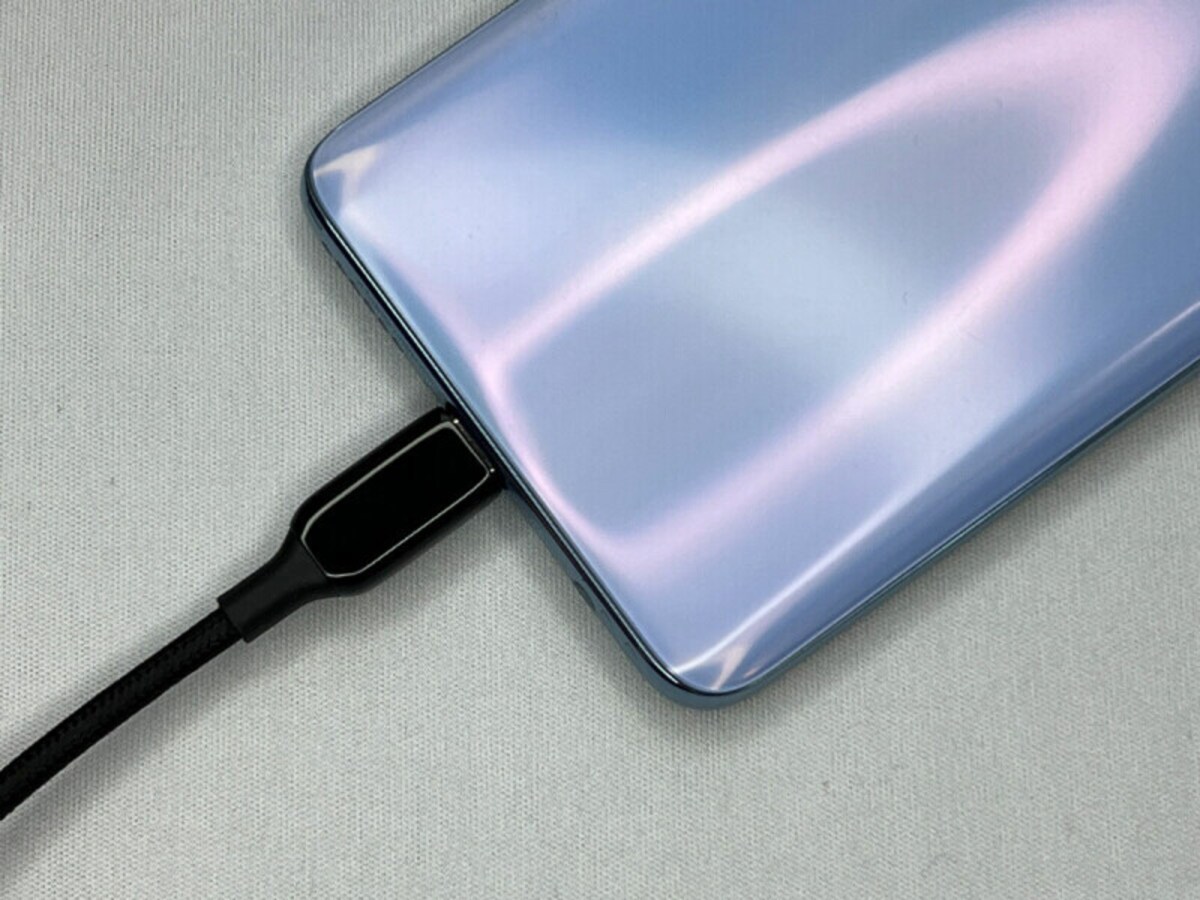 Androidスマートフォンなど多くのデバイスが採用している「USB Type-C」。欧州で電子機器の端子をUSB Type-Cに統一しようという動きが進んでいるようだ