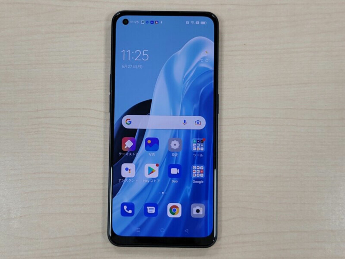 約6.4インチ有機ELディスプレイ