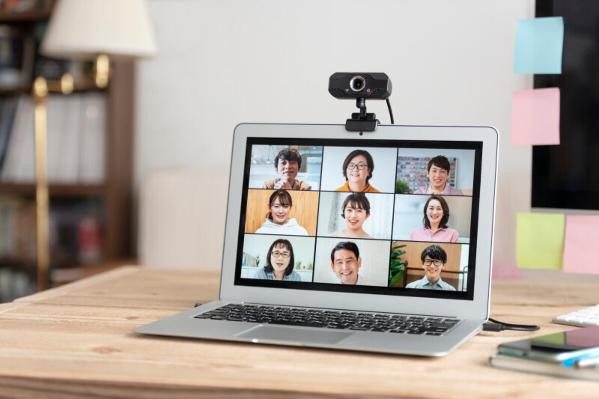 コロナ禍で普及したWeb会議。ZoomとGoogle Meetの違いは？