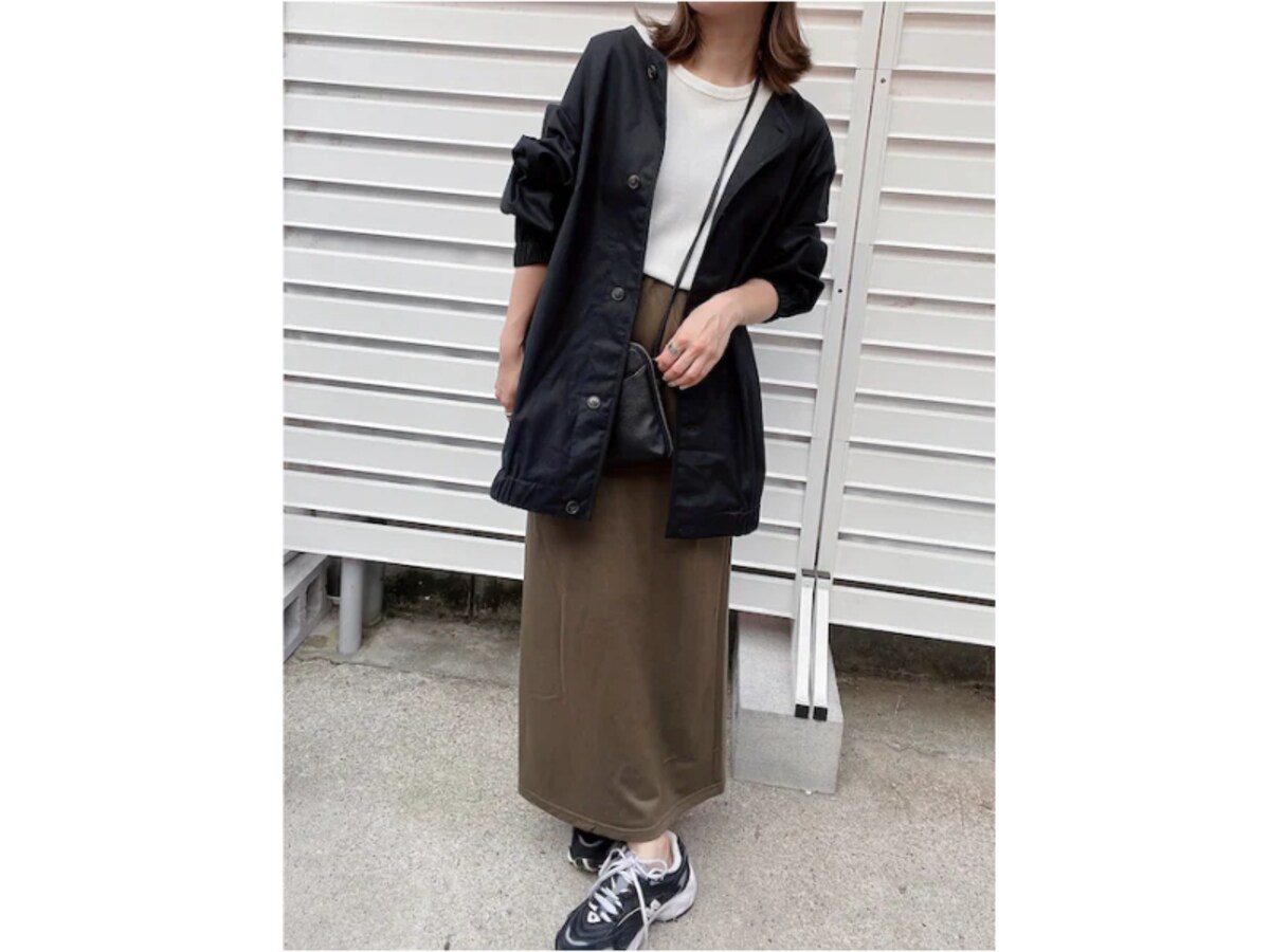 ダークカラーがベースのニューバランスをポイントに　出典：WEAR