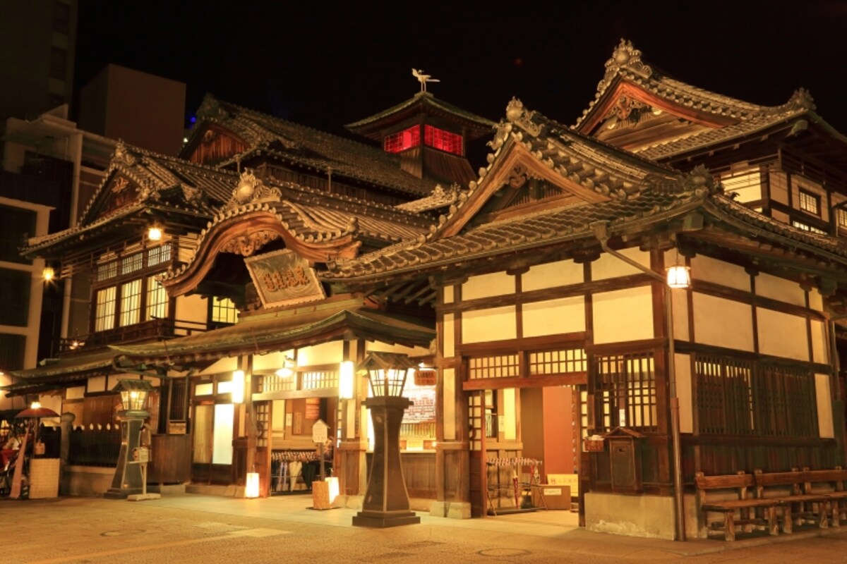 道後温泉本館　ライトアップ