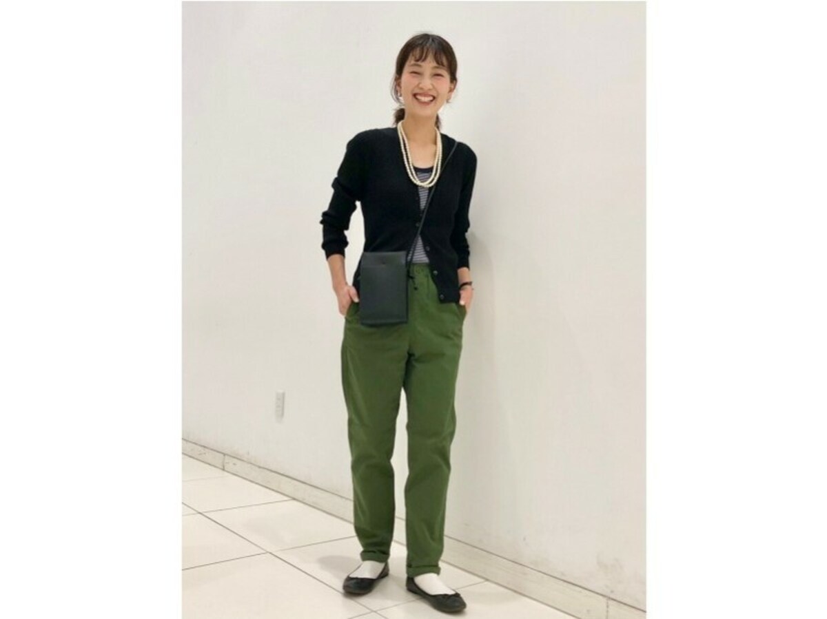 裾のボタンを少し開けるとウエストまわりもすっきり　出典：StyleHint