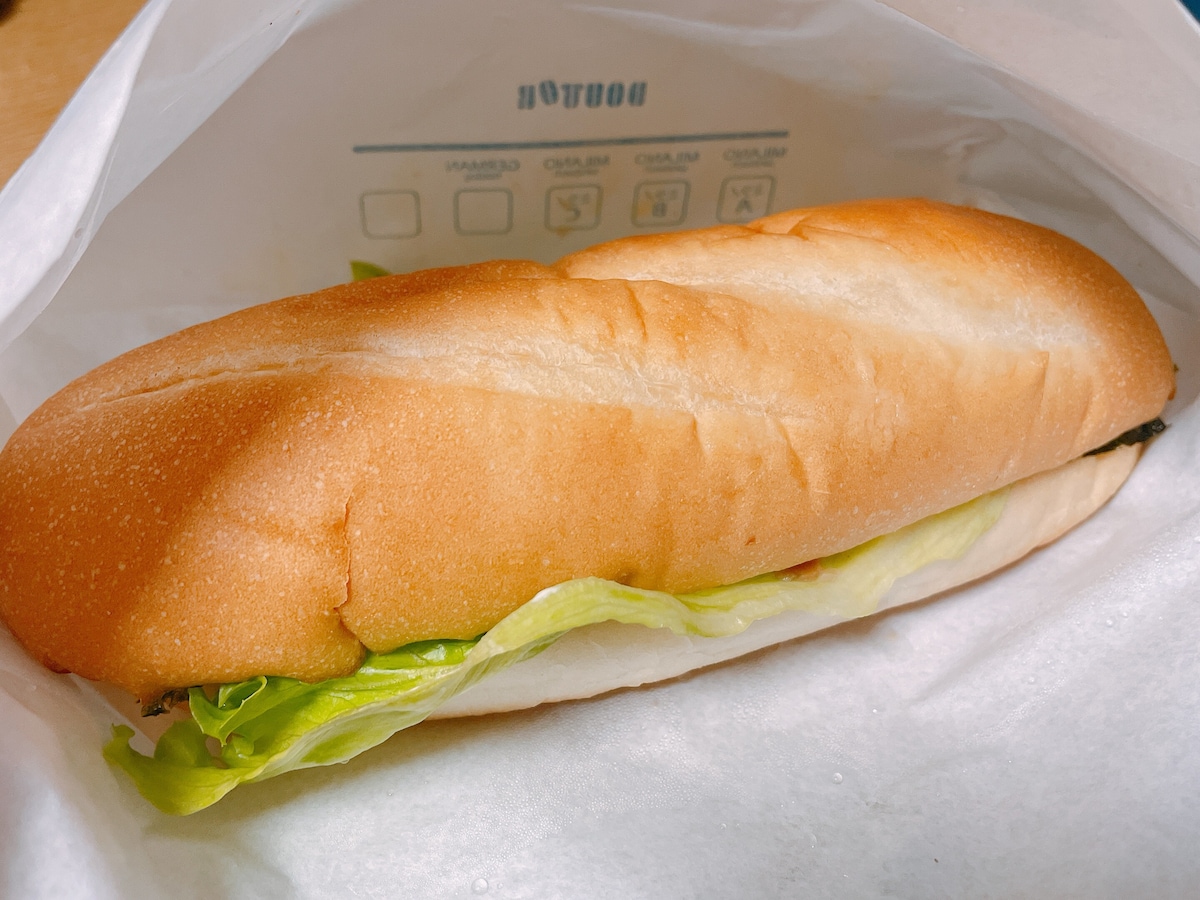大きめの紙で包んであるので、熱が逃げない＆手が汚れない