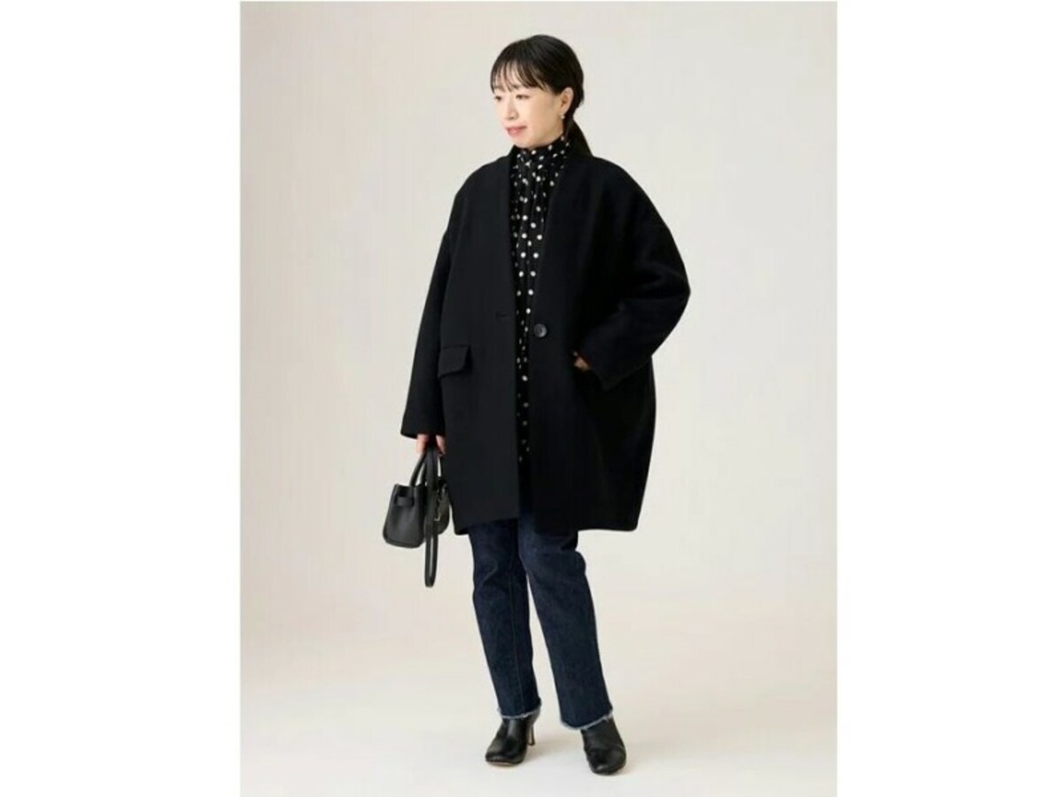 【OKコーデ】体が大きく見えないきれいなシルエットのオーバーサイズコートが正解　出典：WEAR