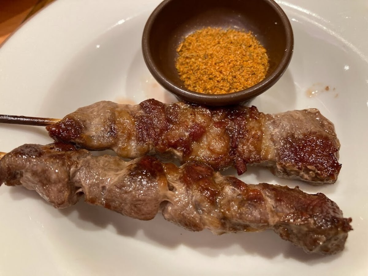 サイゼリヤのラムの串焼きとラムのパスタを食べ比べ比較！テイクアウトOKでクセなし