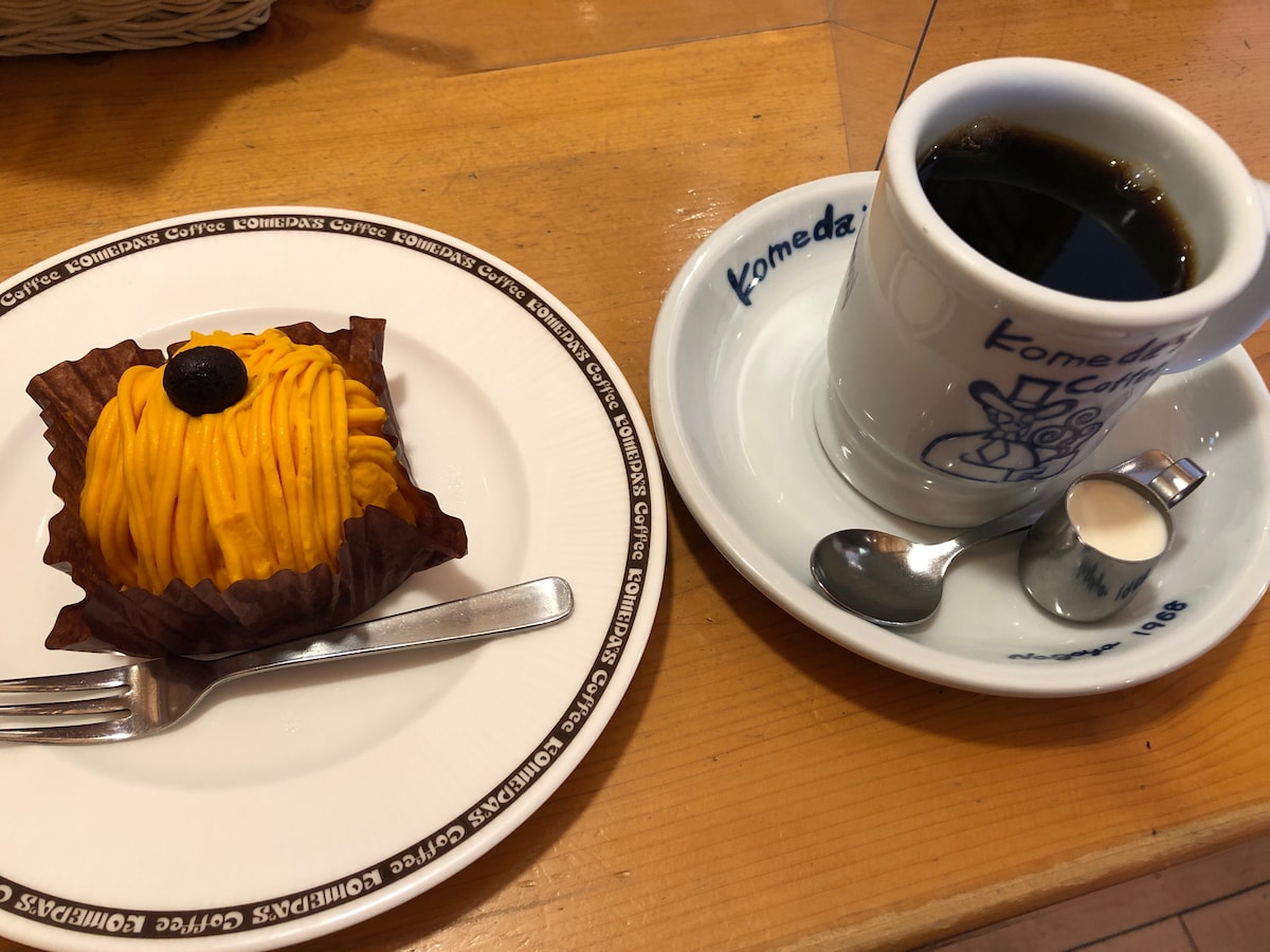 コメダ珈琲店「選べるデザートセット」のモンブラン2種類を食べ比べ！各カロリー比較