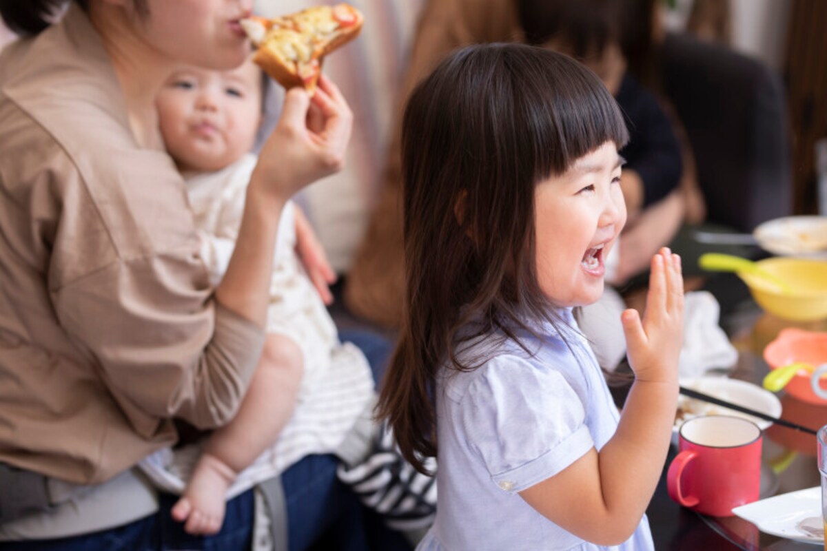 喫煙可の大人の喫茶店に子連れでくるママ友