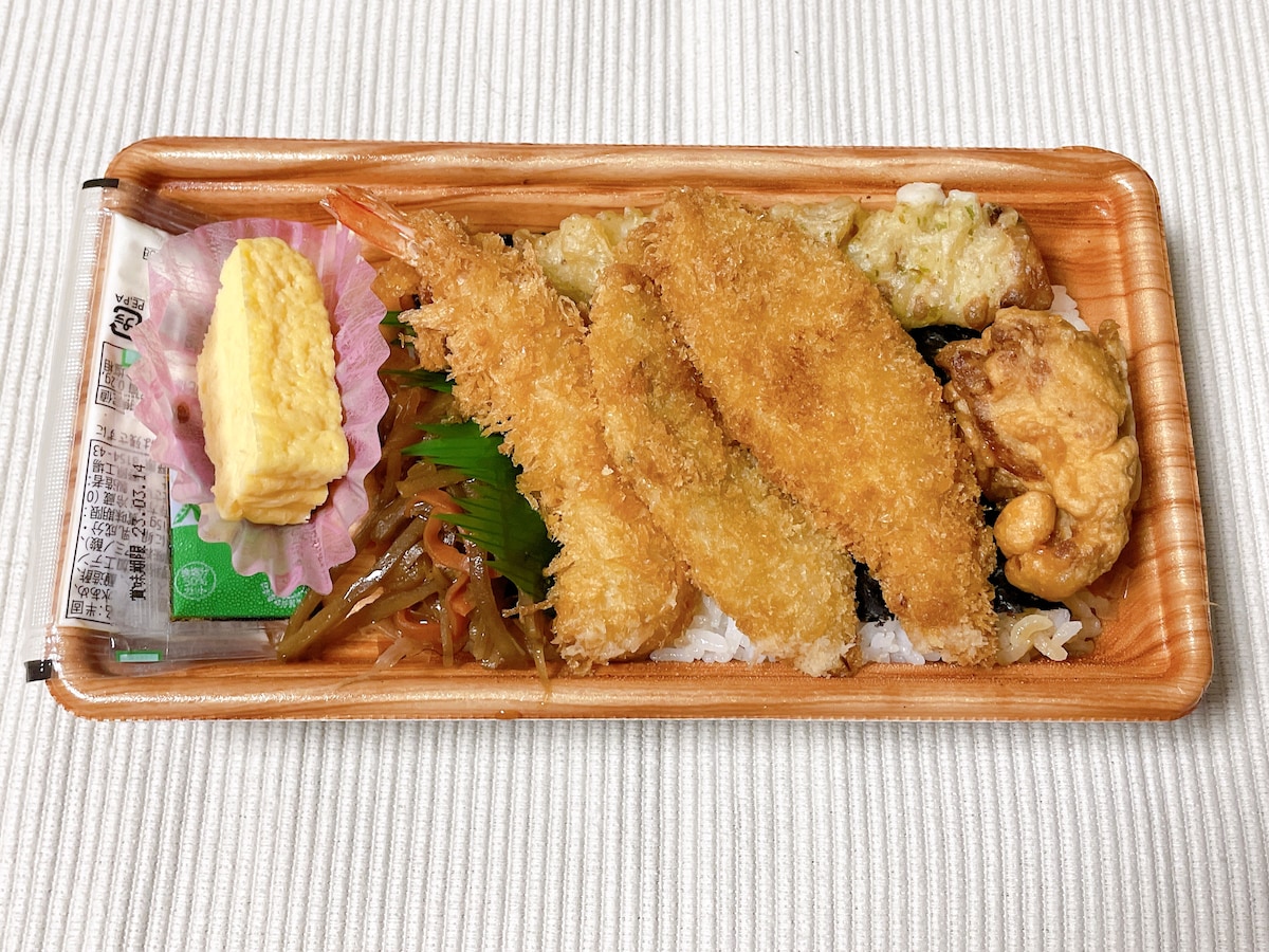 おかずが3品増えた「タルタル特のり弁当」
