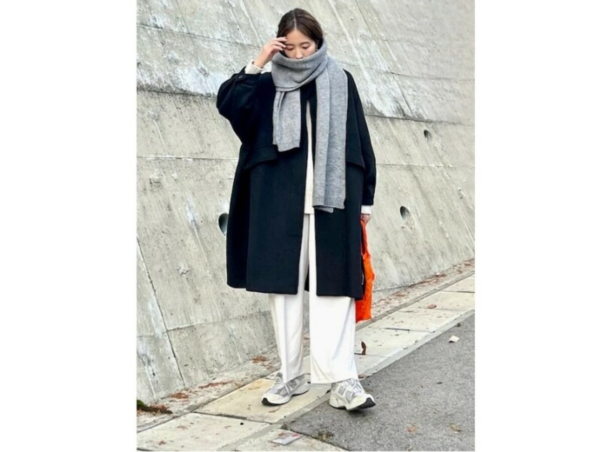 トレンドスニーカーは足元にプラスするだけで全体を今っぽく見せてくれるのが◎　出典：WEAR
