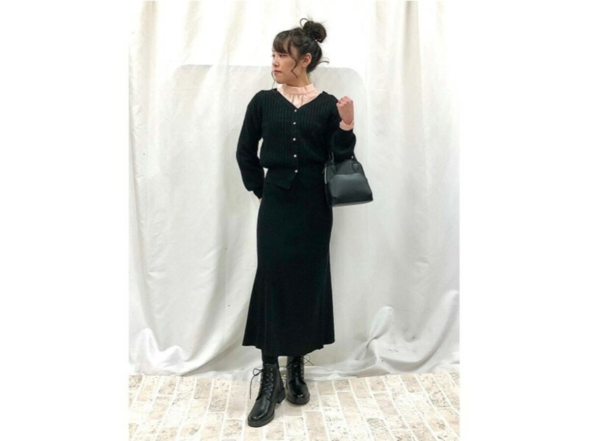 2WAYで着られるカーディガンはコスパの面でも嬉しい！　出典：StyleHint
