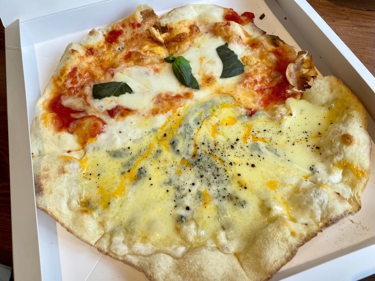 ジョリーパスタ　ピザ