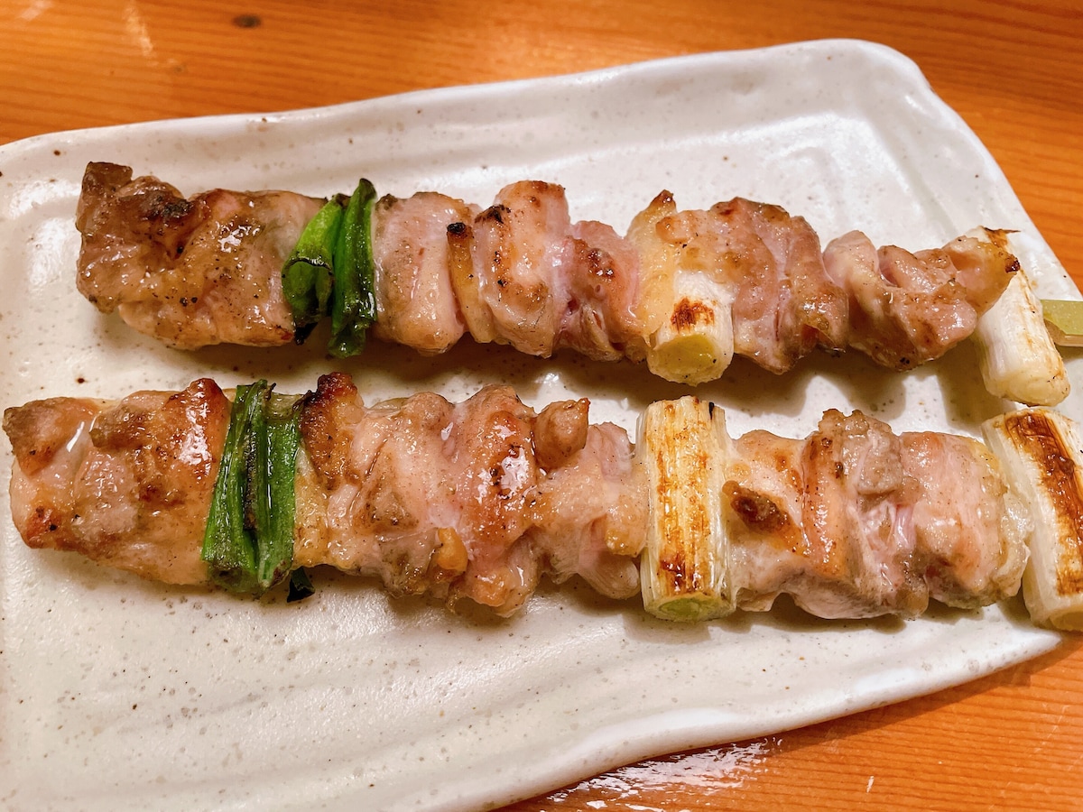 ジューシーなもも肉がやみつきになる「もも貴族焼」