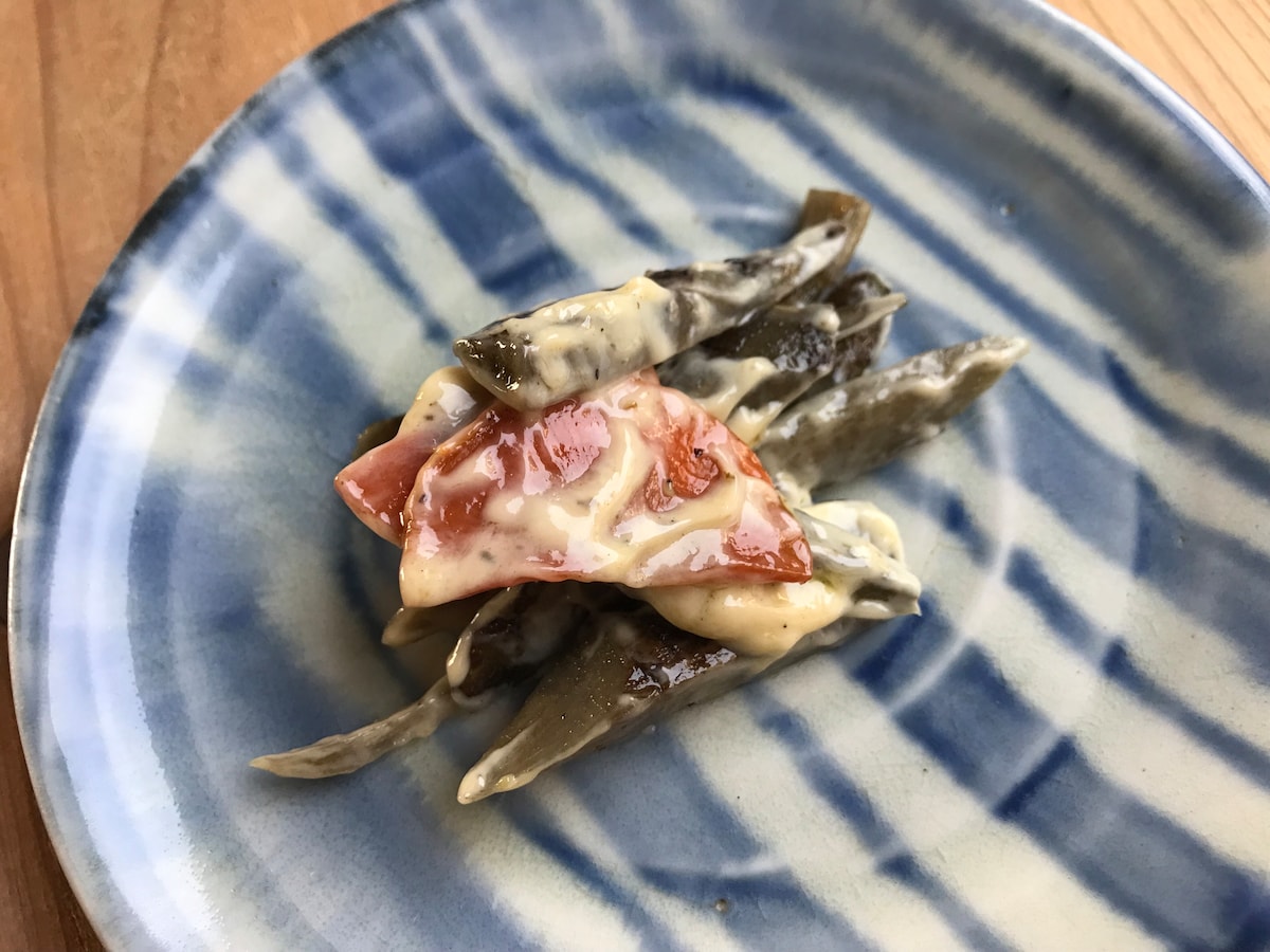 びっくりドンキーの「マヨネーズタイプ」できんぴらごぼうを和える