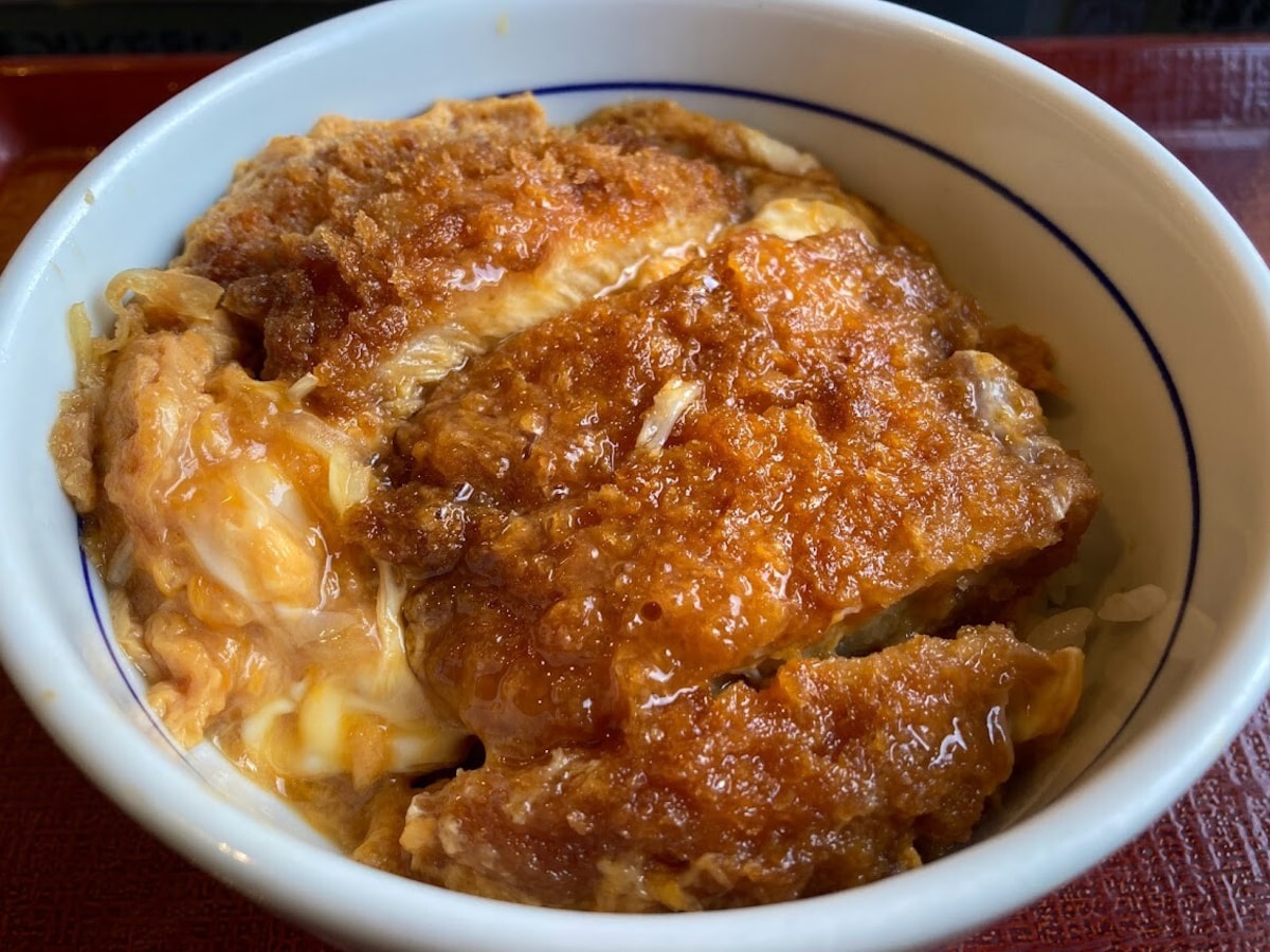 なか卯「カツ丼」は持ち帰り◎で肉厚ジューシー！ふわとろでおいしい？口コミ評価は？