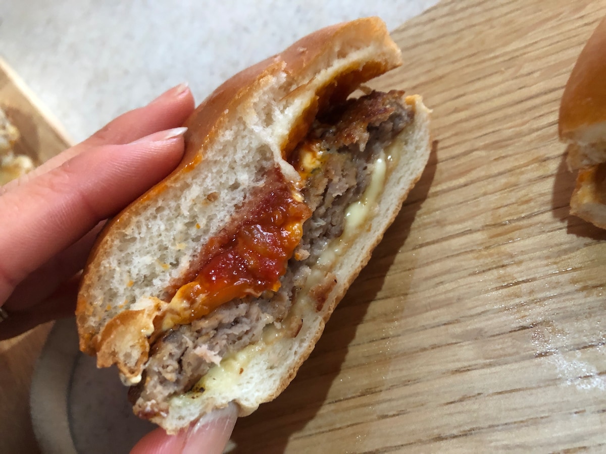 モスバーガーの「ワイワイモスチーズバーガーセット」はチーズもとろり
