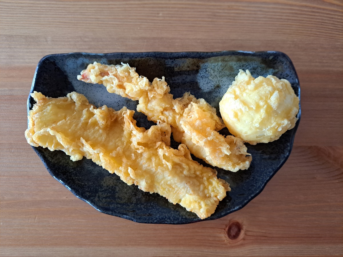 丸亀製麺の「天ぷら」は持ち帰り可でサクサク美味しい！おすすめ3品食べ比べ＆口コミ