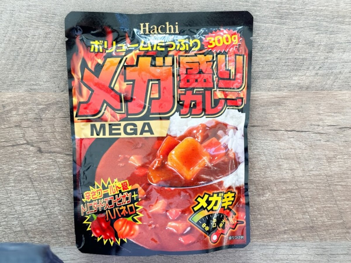 ダイソーで買えるハチ食品の「メガ盛りカレー」