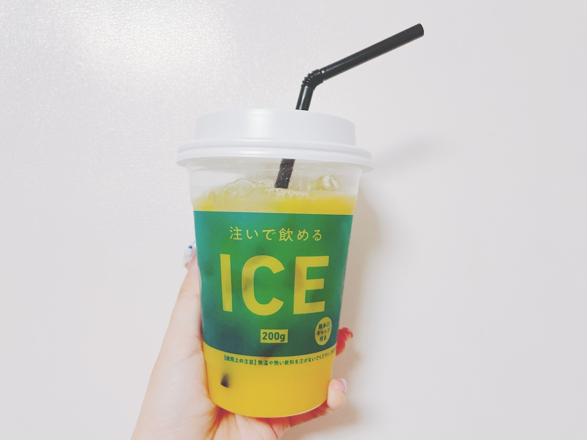 フタにストローをさしてカフェ気分でドリンクを楽しむのもおすすめ
