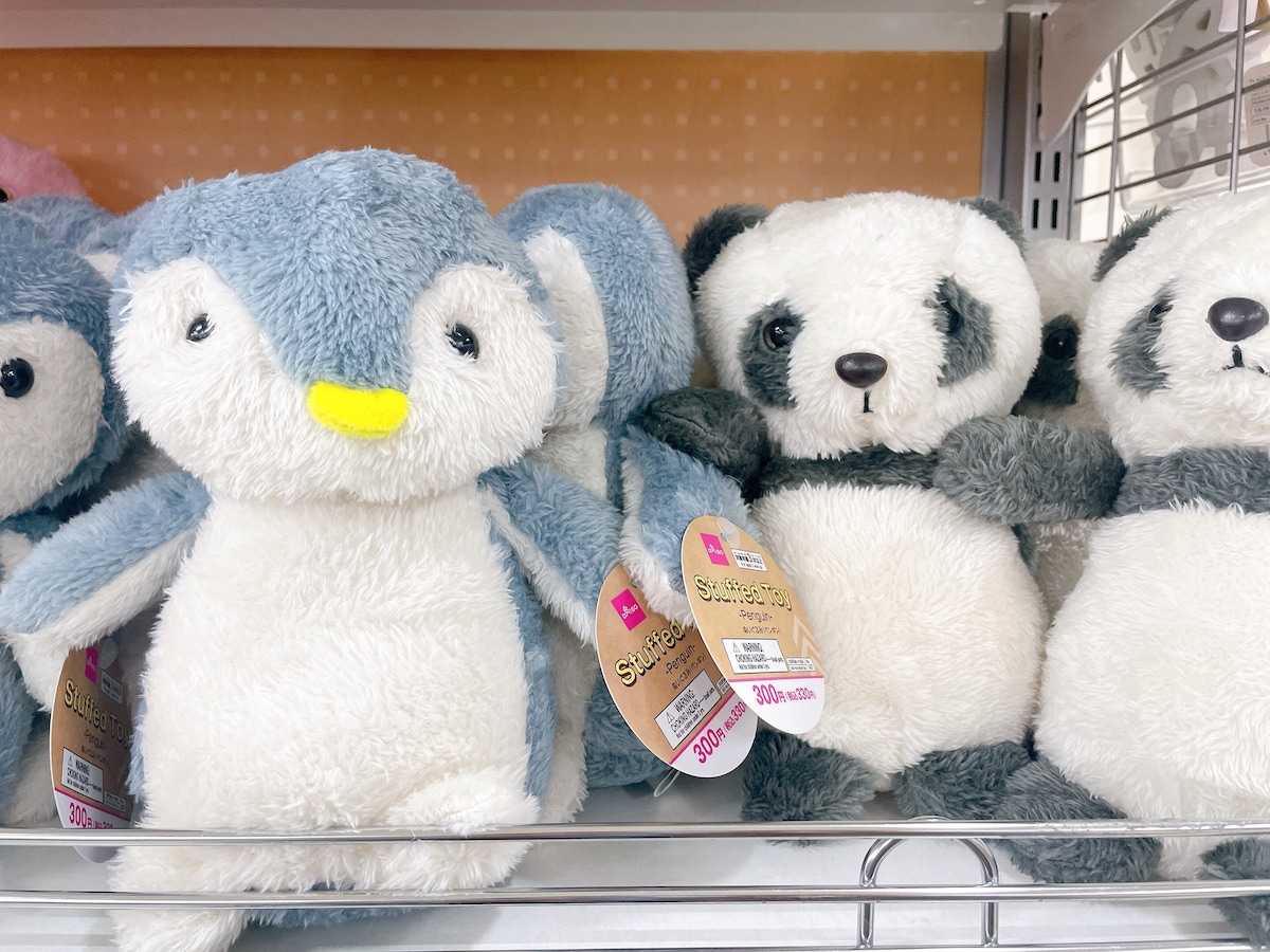 やわらかく毛足が短めな「ぬいぐるみ（ペンギン・パンダ）」