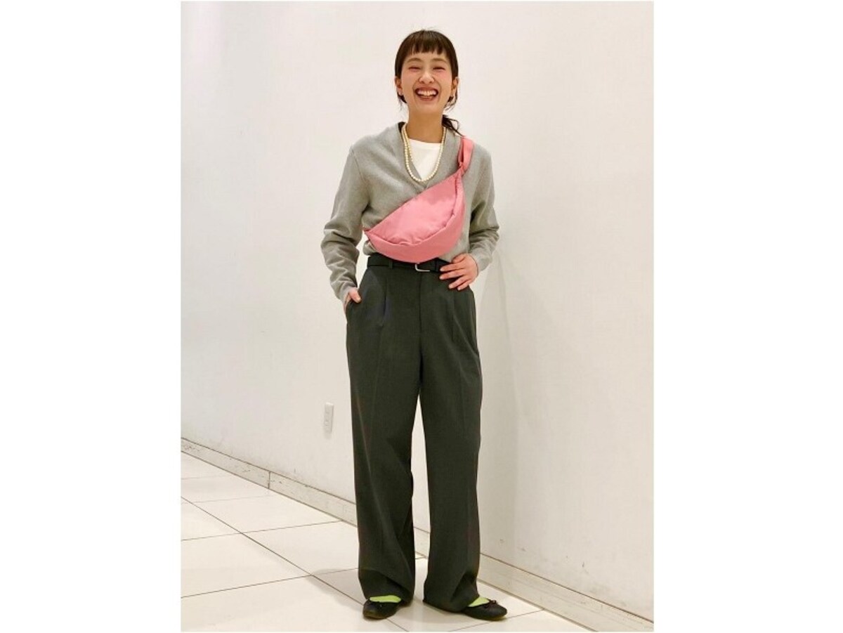 袖の長さにもゆとりがあり、アレンジしやすいのもメリットです　出典：StyleHint