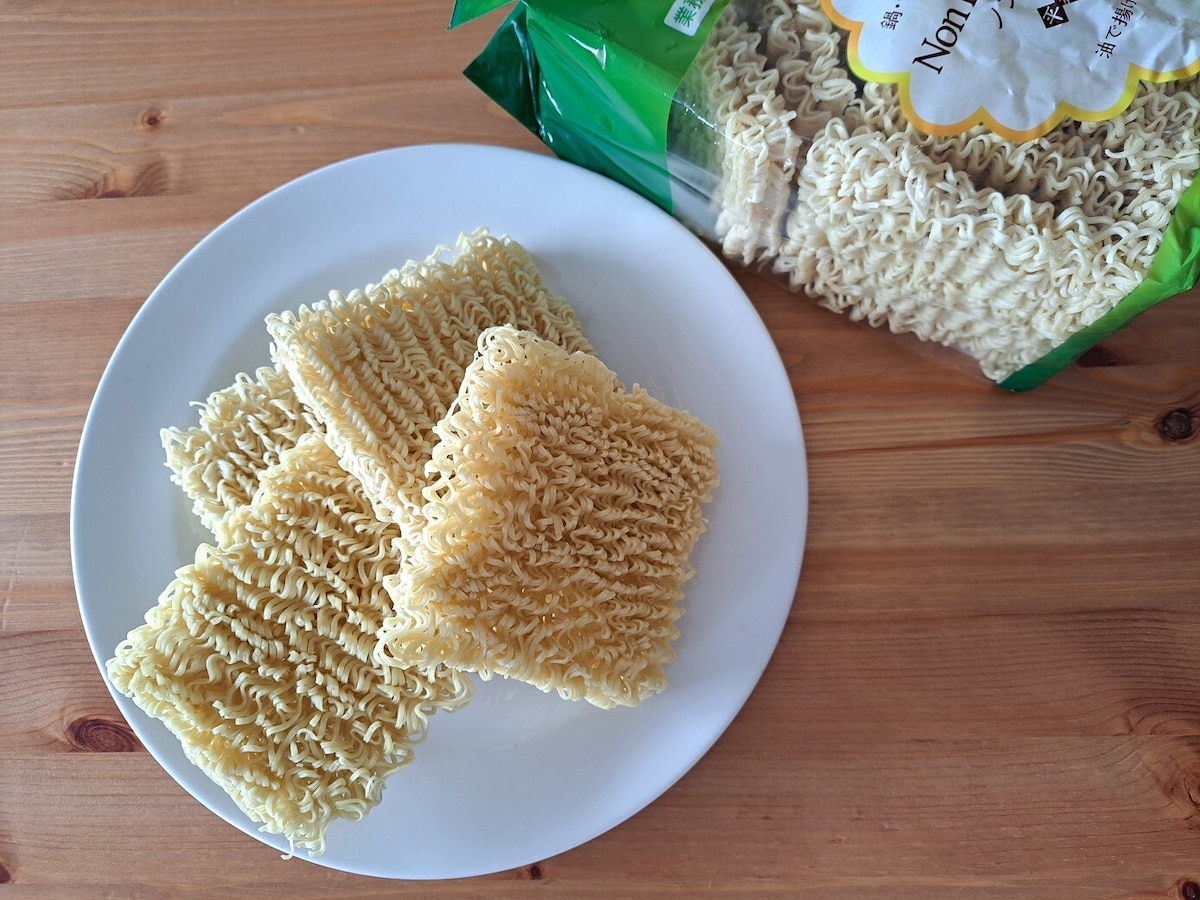 業務スーパーの「ノンフライ乾麺」　