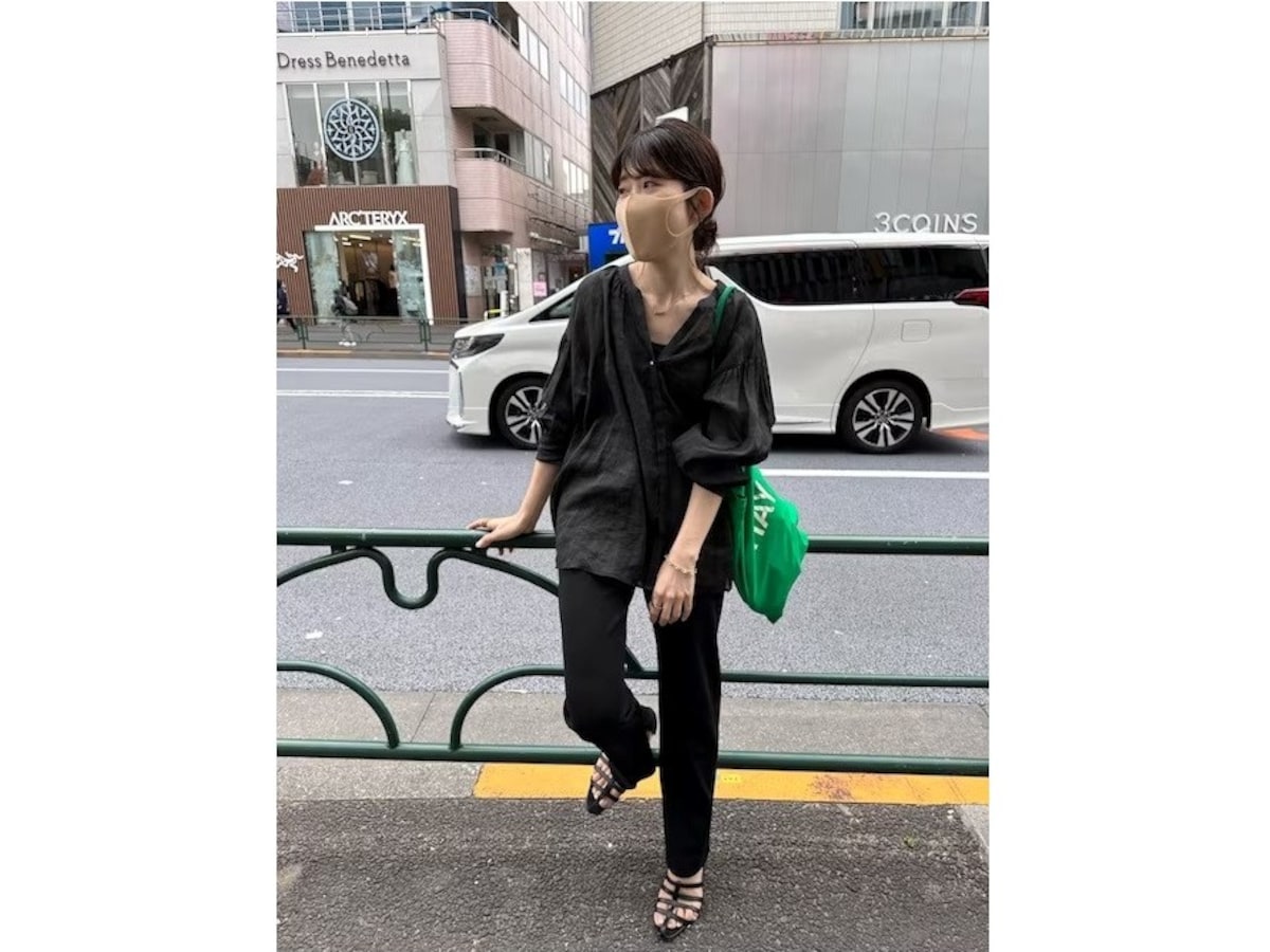 半端袖のシャツ＆パンツのセットアップは長く着られます　出典：WEAR