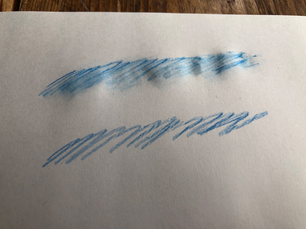 ダイソーの「水彩色鉛筆」は水で濡らすと水彩画のようににじむ