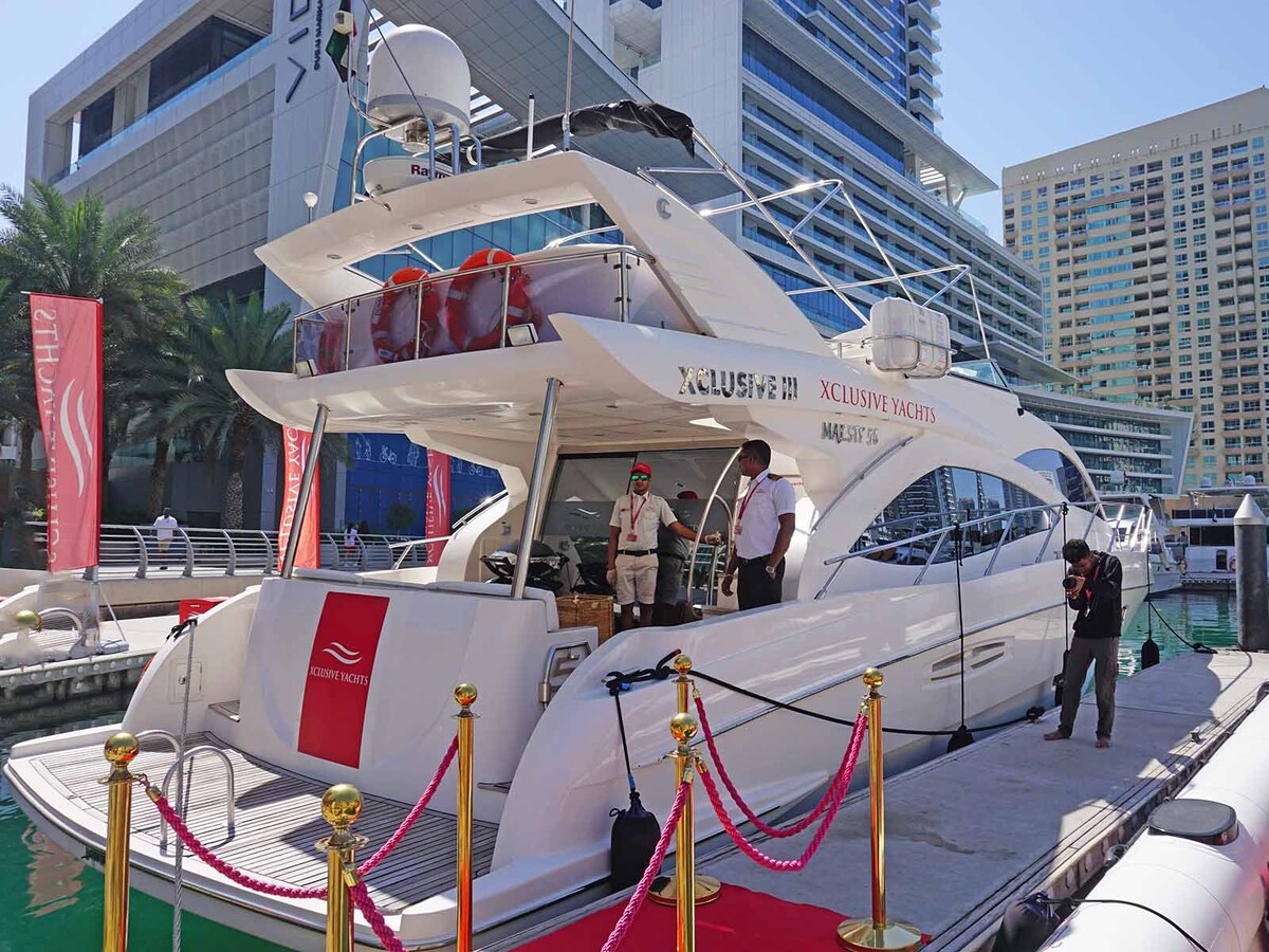 Xclusive yachtsのヨットクルーズ
