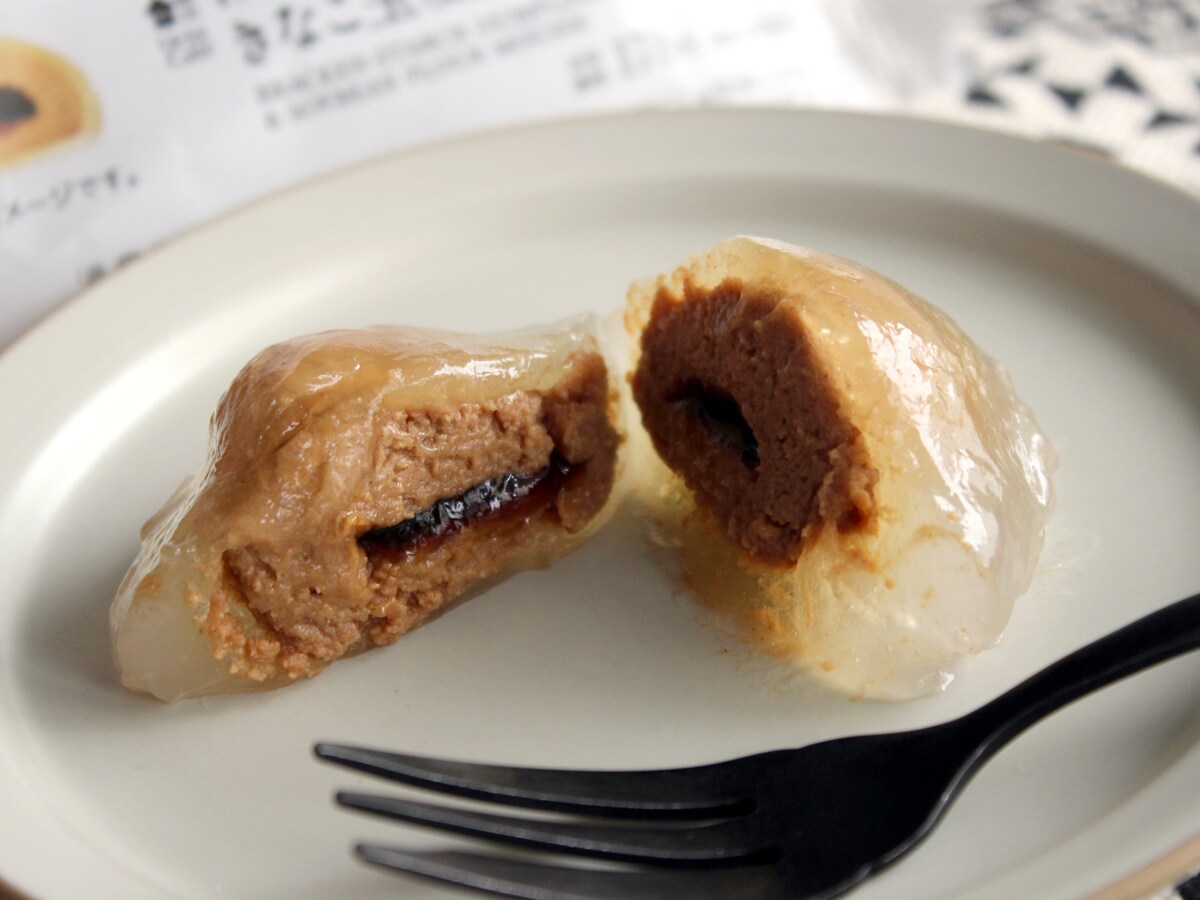 ローソン「わらび餅で包んだ　きなこ玉（黒蜜入り）」