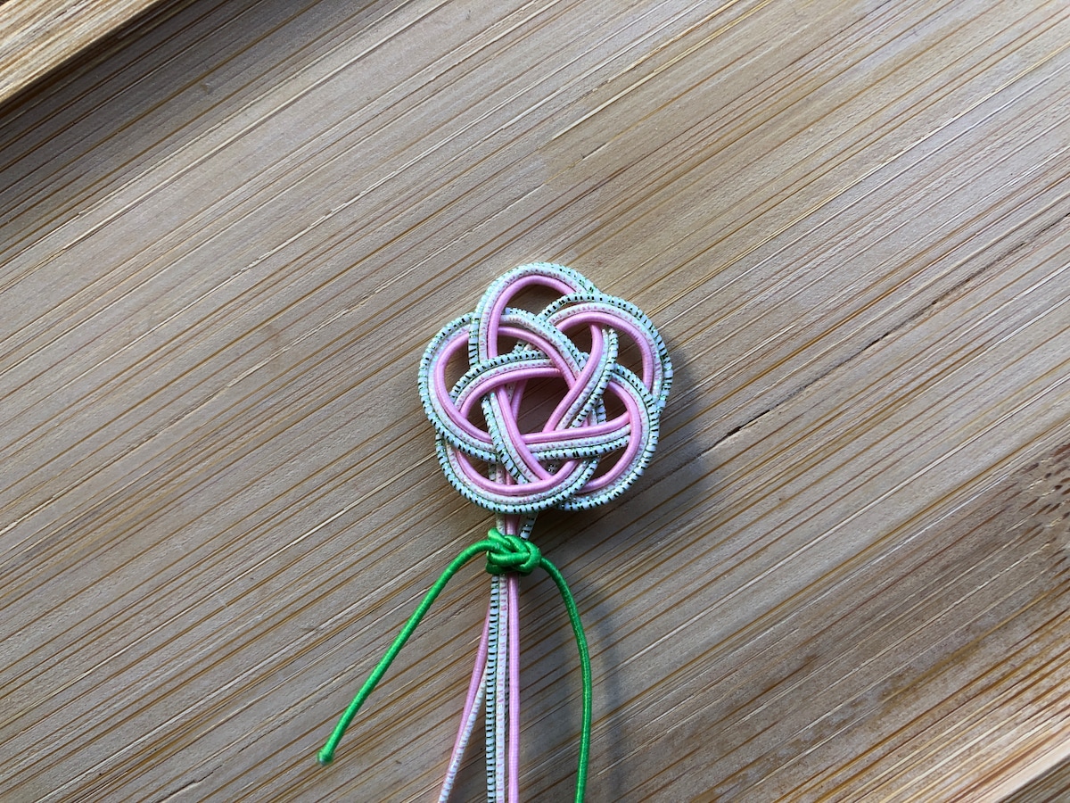 筆者の姪が作った梅結び
